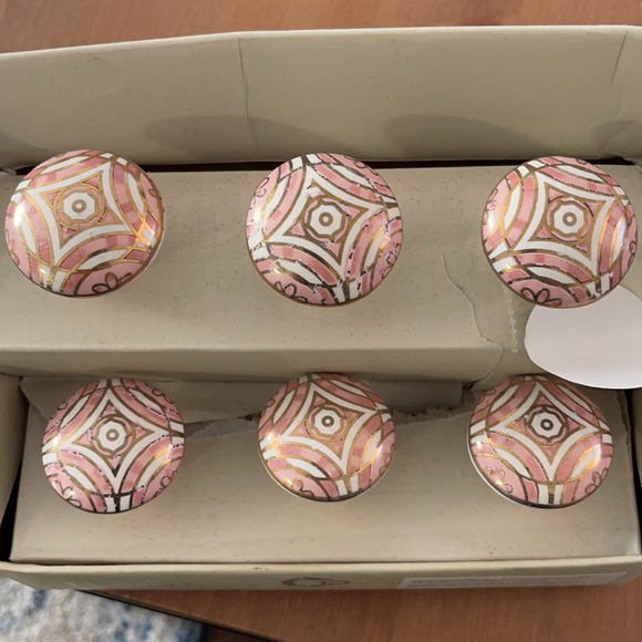 NWT drawer pulls - Picture 3 of 3